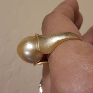 925, 12.5mm about Golden South Sea Pearl Ring. FIRM.